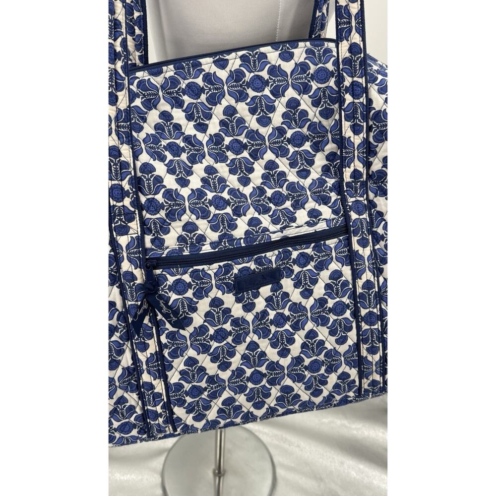 Vera Bradley Large Duffel Travel Bag Cobalt Tile Blue White Quilted Cotton 22” - Picture 3 of 13